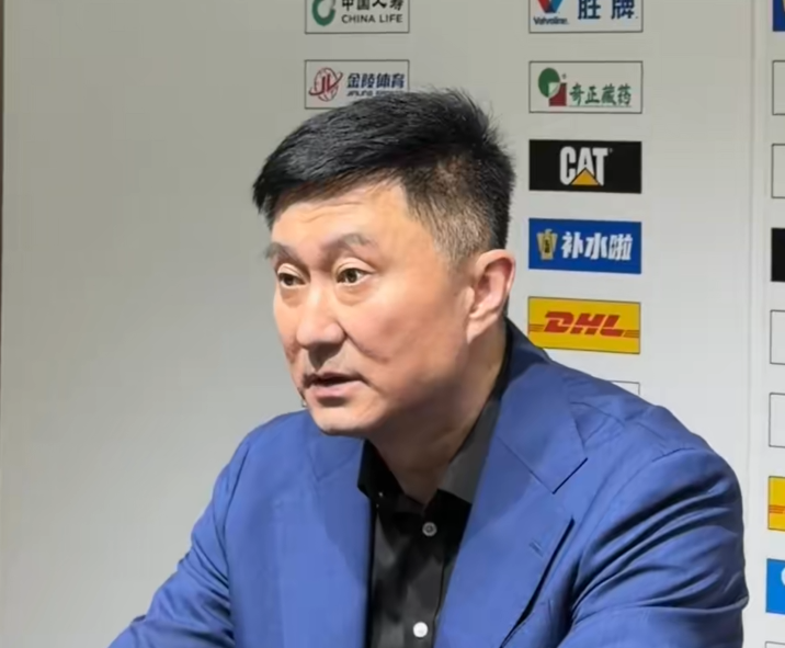 世界杯直播-输山东发布会！杜锋直指双外受伤影响轮换，徐杰寄语更主动担责！